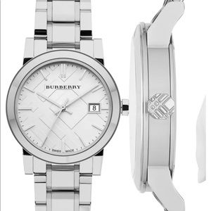 Women’s Burberry medium check stamped watch!